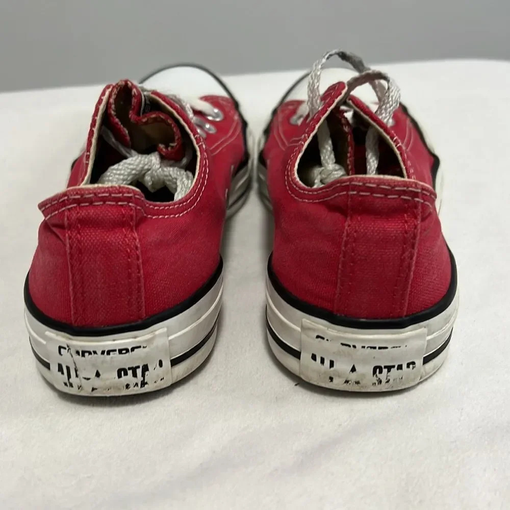 Converse Chuck Taylor All Star Classic Sneakers in Red Women’s size 6 - Picture 6 of 9